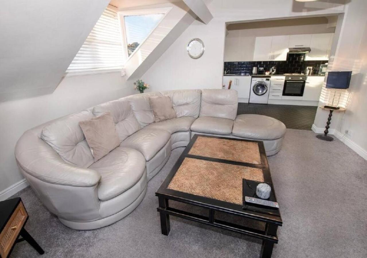 Sandmartin - Top Floor 3-Bed Apartment Sea Views & Parking Scarborough Eksteriør bilde